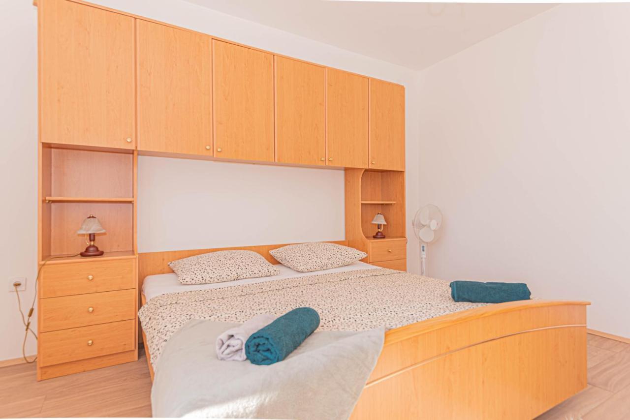 Apartment Nocturno ロゴズニッツァ エクステリア 写真